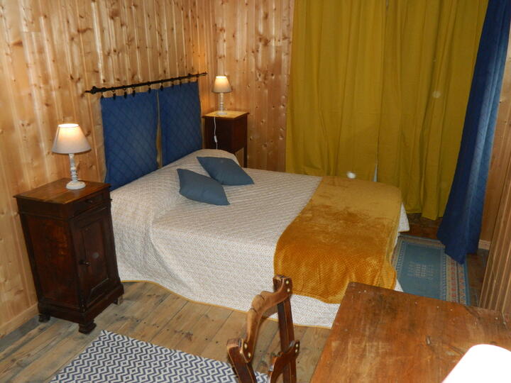 chambre 2 ème étage capacité 2 personnes