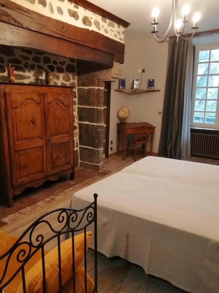 Meublé Maison des Princes de Monaco_Vic-sur-Cère