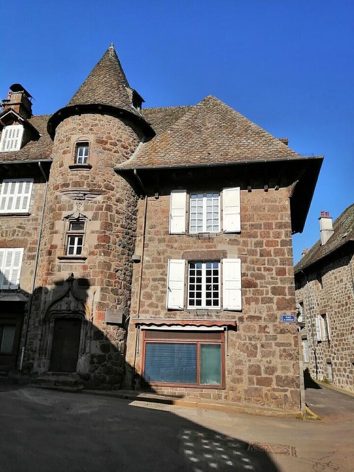 Meublé Maison des Princes de Monaco_Vic-sur-Cère