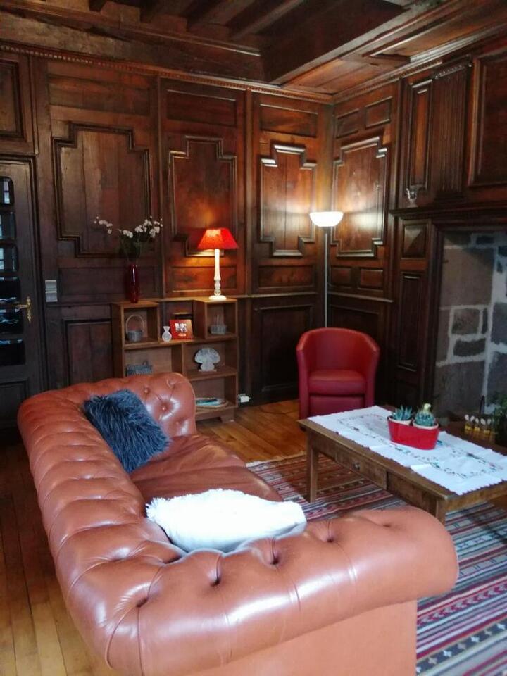 Meublé Maison des Princes de Monaco_Vic-sur-Cère